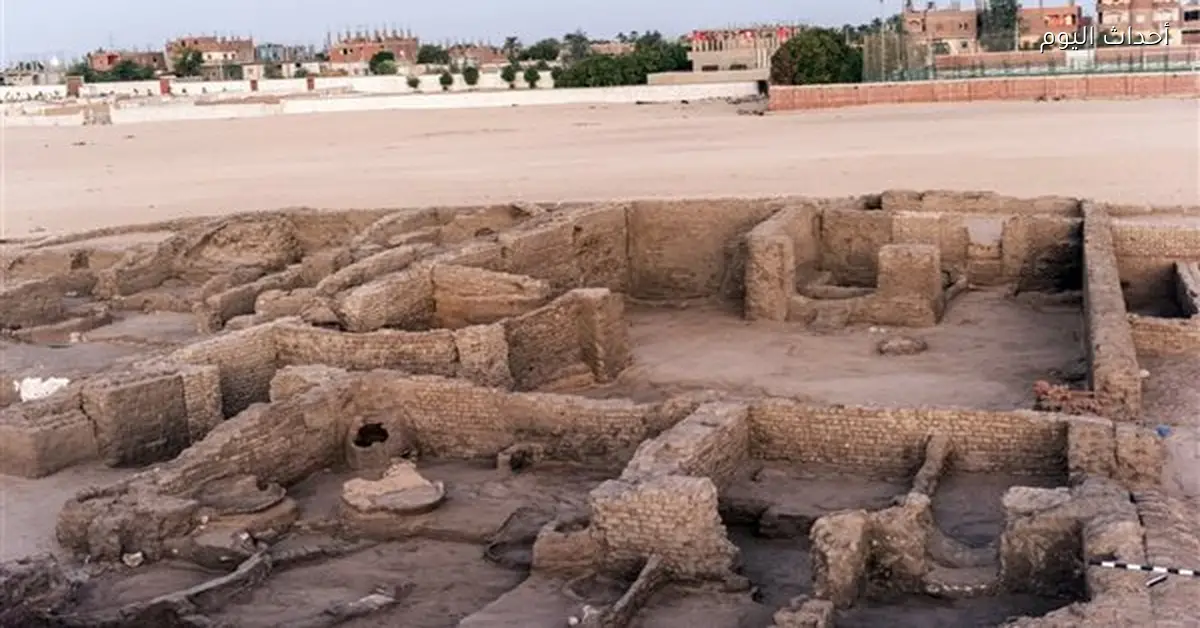 اكتشاف مدينة سكنية من القرن الثامن عشر وجبانة قبطية في قنا