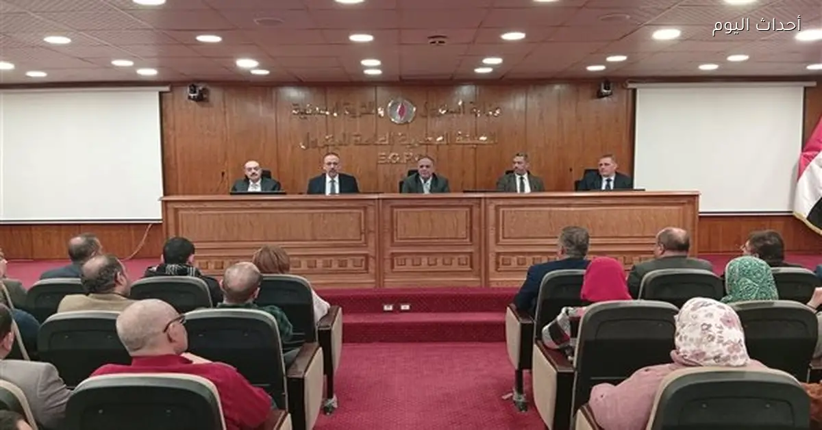 رئيس هيئة البترول يدعو لتكاتف الجميع لزيادة الإنتاج