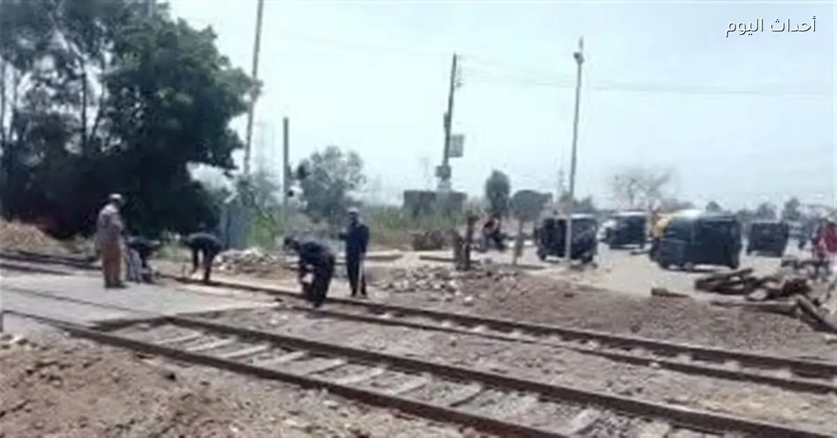 غلق مزلقان الرحمانية بقنا 4 ساعات لأعمال الصيانة