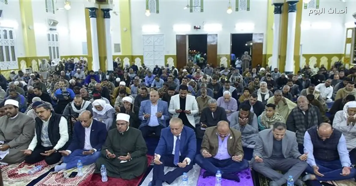 محافظ الأقصر يحتفل بليلة النصف من شعبان نيابة عن الرئيس السيسي