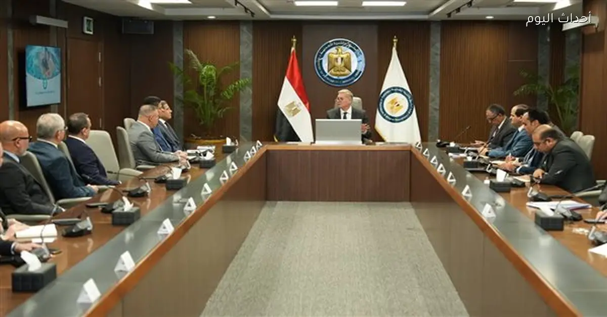 وزير البترول يسرع الحفر الأفقي والتكسير الهيدروليكي لزيادة الإنتاج