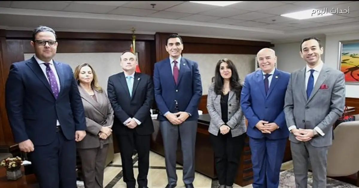 وزير الرياضة يودع ممثل صندوق الأمم المتحدة للسكان بعد انتهاء مهمته