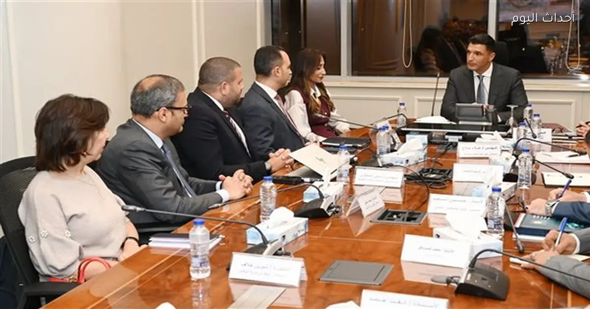 وزير الصناعة يناقش خطط نيسان للتوسع في مصر