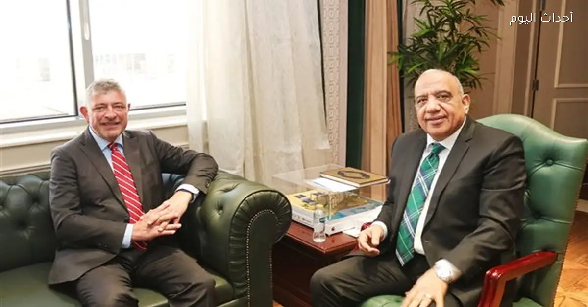 وزير الكهرباء يبحث مع سفير الدانمارك التعاون في الطاقة المتجددة