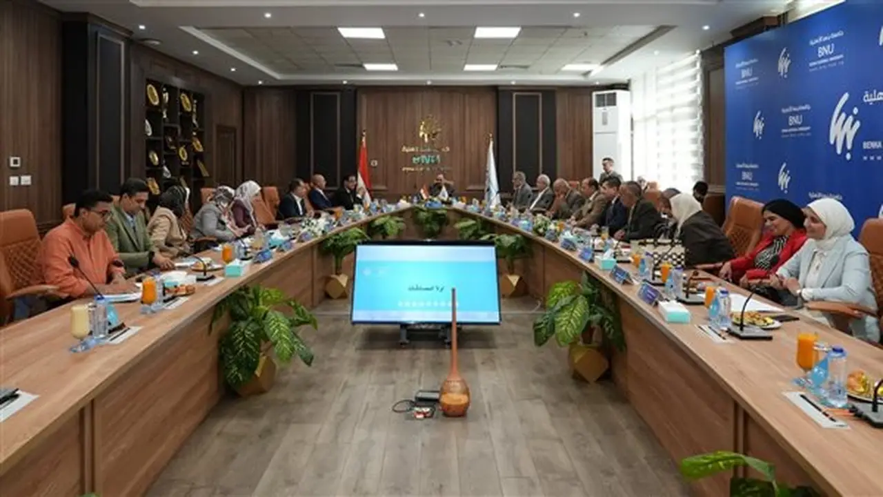مجلس جامعة بنها الأهلية يكرم القيادات السابقة ويستعرض نتائج الفصل الدراسي الثاني