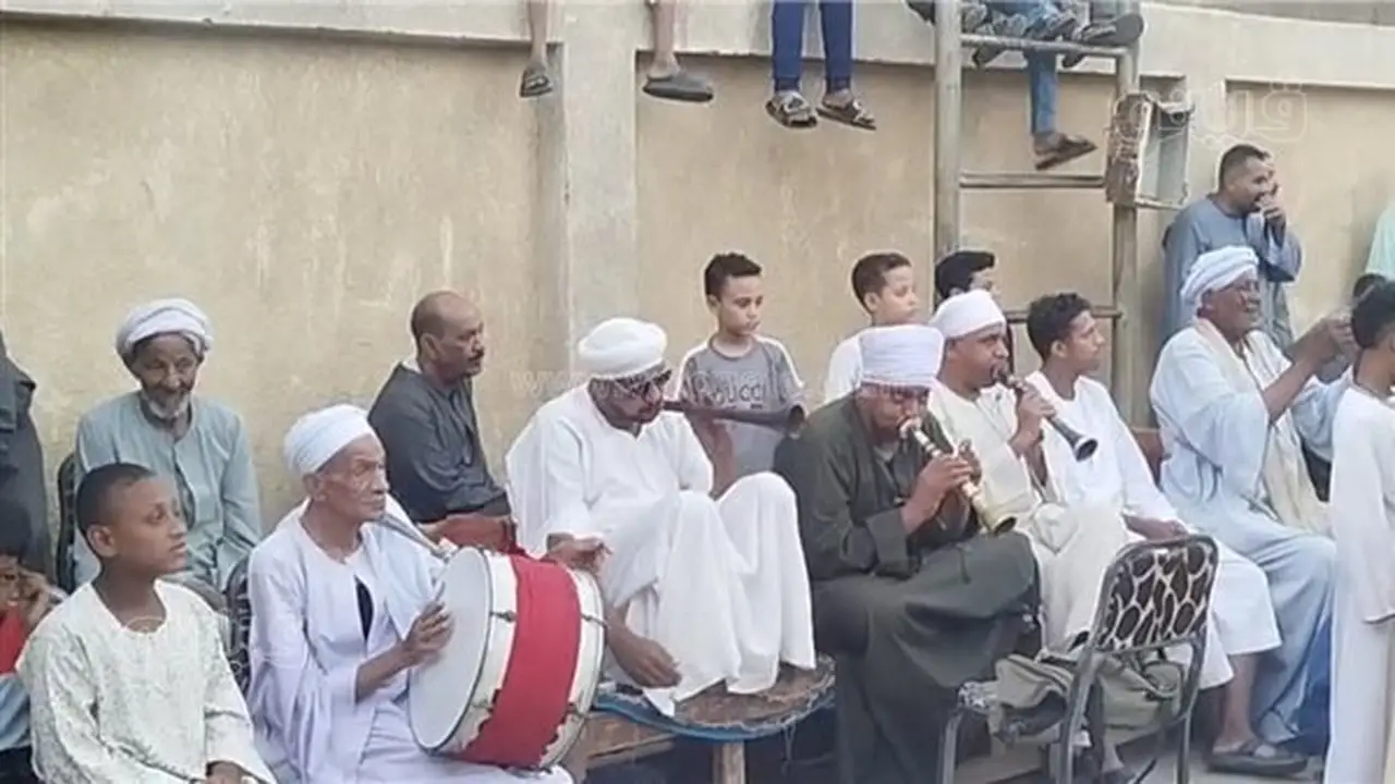 فن التحطيب في دشنا: تقليد قديم يعيد إحياء التراث المصري على أنغام المزمار البلدي