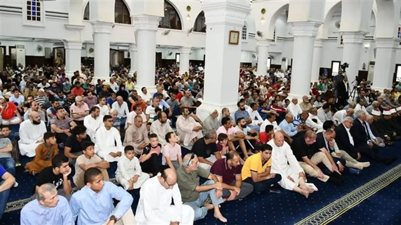 خطبة الجمعة: مساجد مصر تحتفل بذكرى المولد النبوي “وانسُبْ إلى قدرِه ما شئتَ من عِظَمِ”