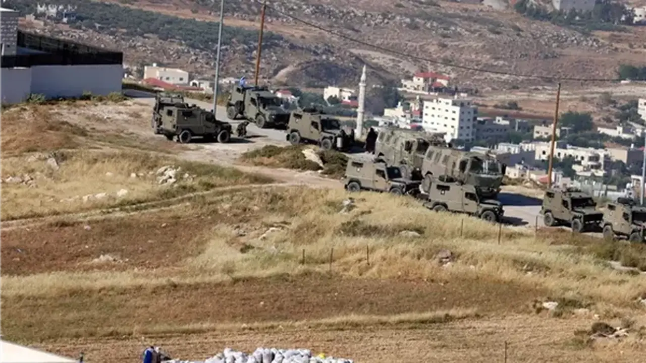 قوات إسرائيلية تتوغل غرب بلدة الرفيد في ريف القنيطرة الجنوبي