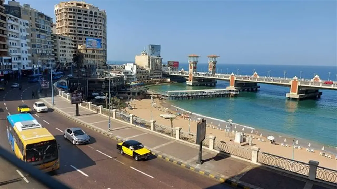 توقعات الطقس الليلة: رطوبة مع غبار خفيف وسحب متفرقة