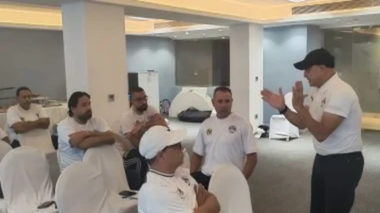 كمال عبد الواحد يقدم محاضرة لمدربي الرخصة التدريبية A حول المستوى البدني للاعبين